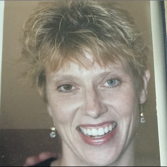 To Bookmark ChoosyShop’s Closet, Like this Listing - Picture 1 of 16